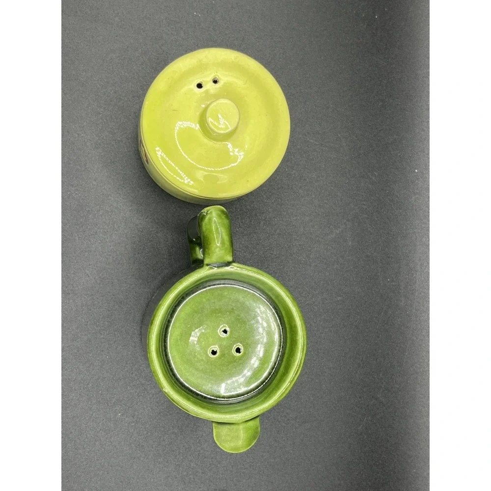 Vtg Kettle and Pot Stackable Salt & Pepper‎ Set Collectible Decor Green Yellow